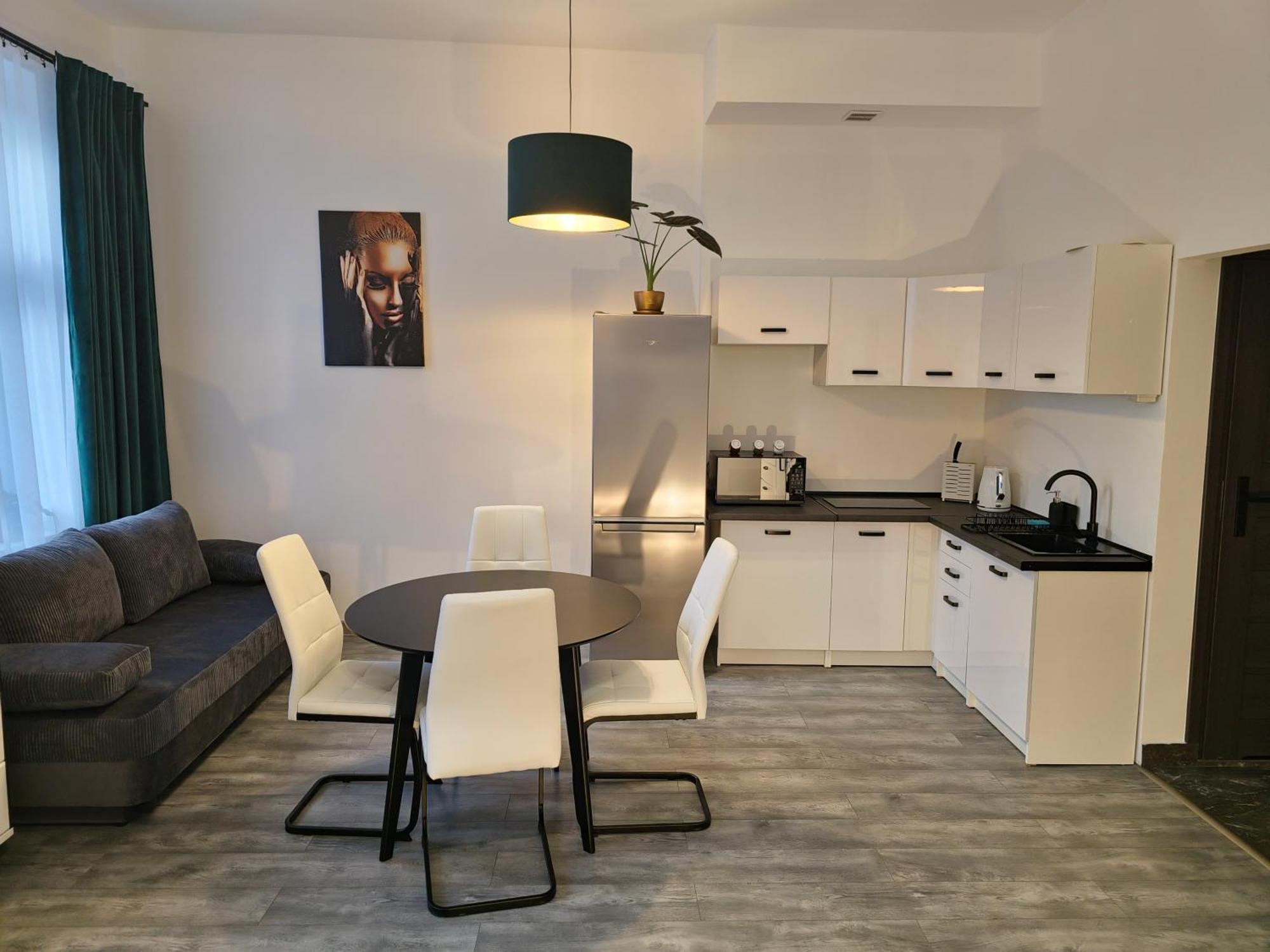 Apartament Lenart